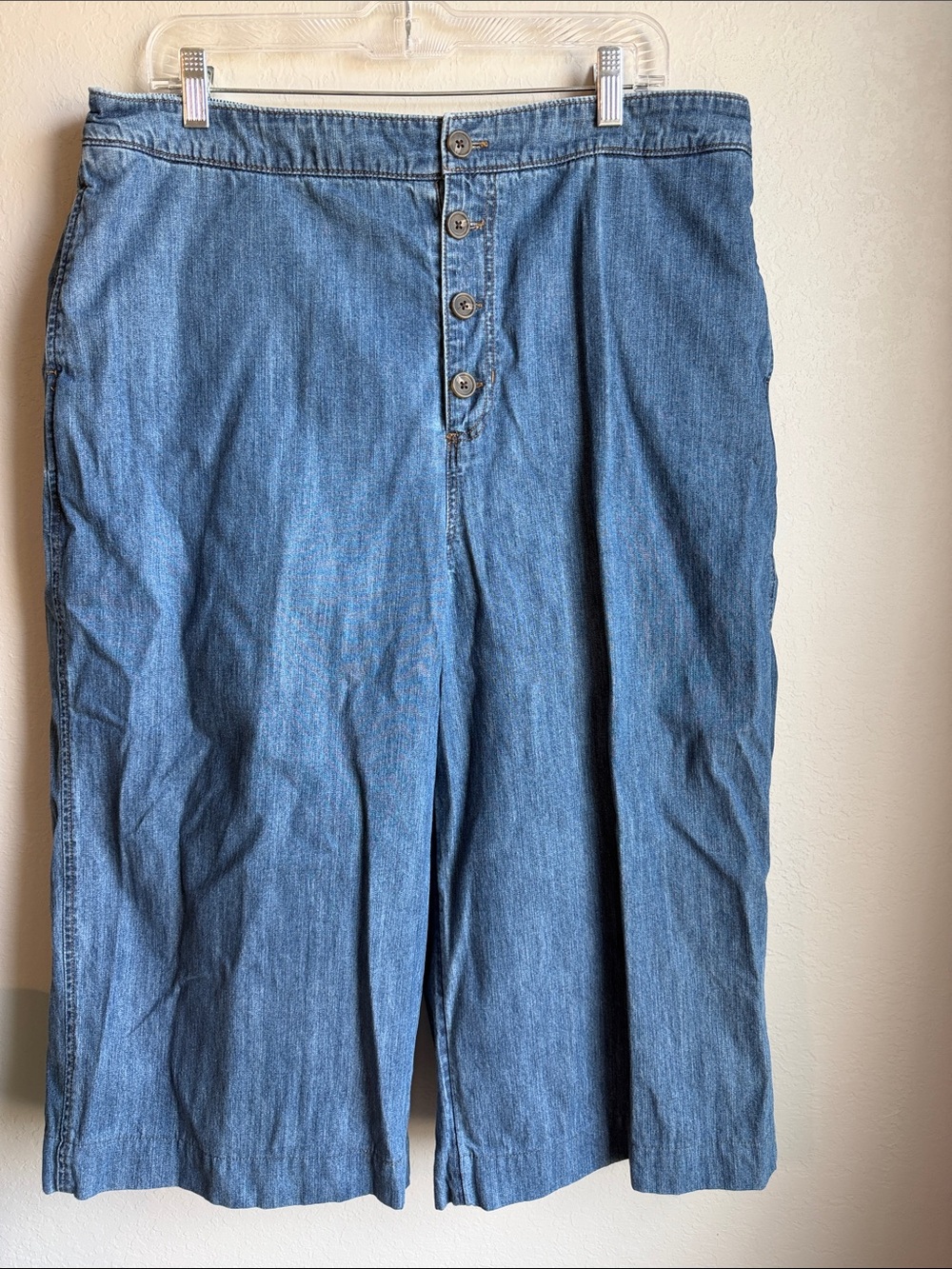 Wide Leg Button Fly Cropped Jeans